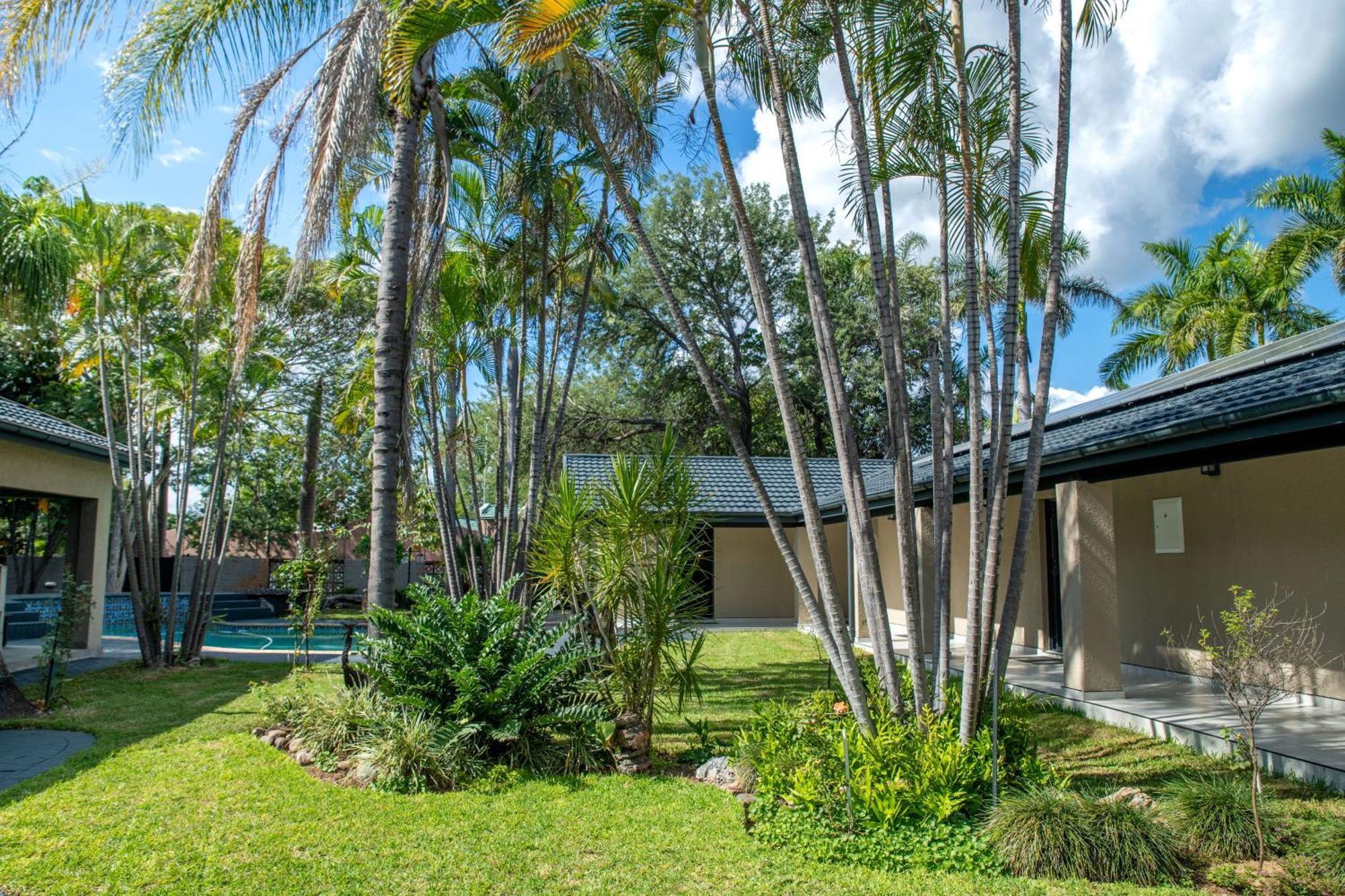 Iso'Bella Vita Guesthouse Phalaborwa Exteriör bild